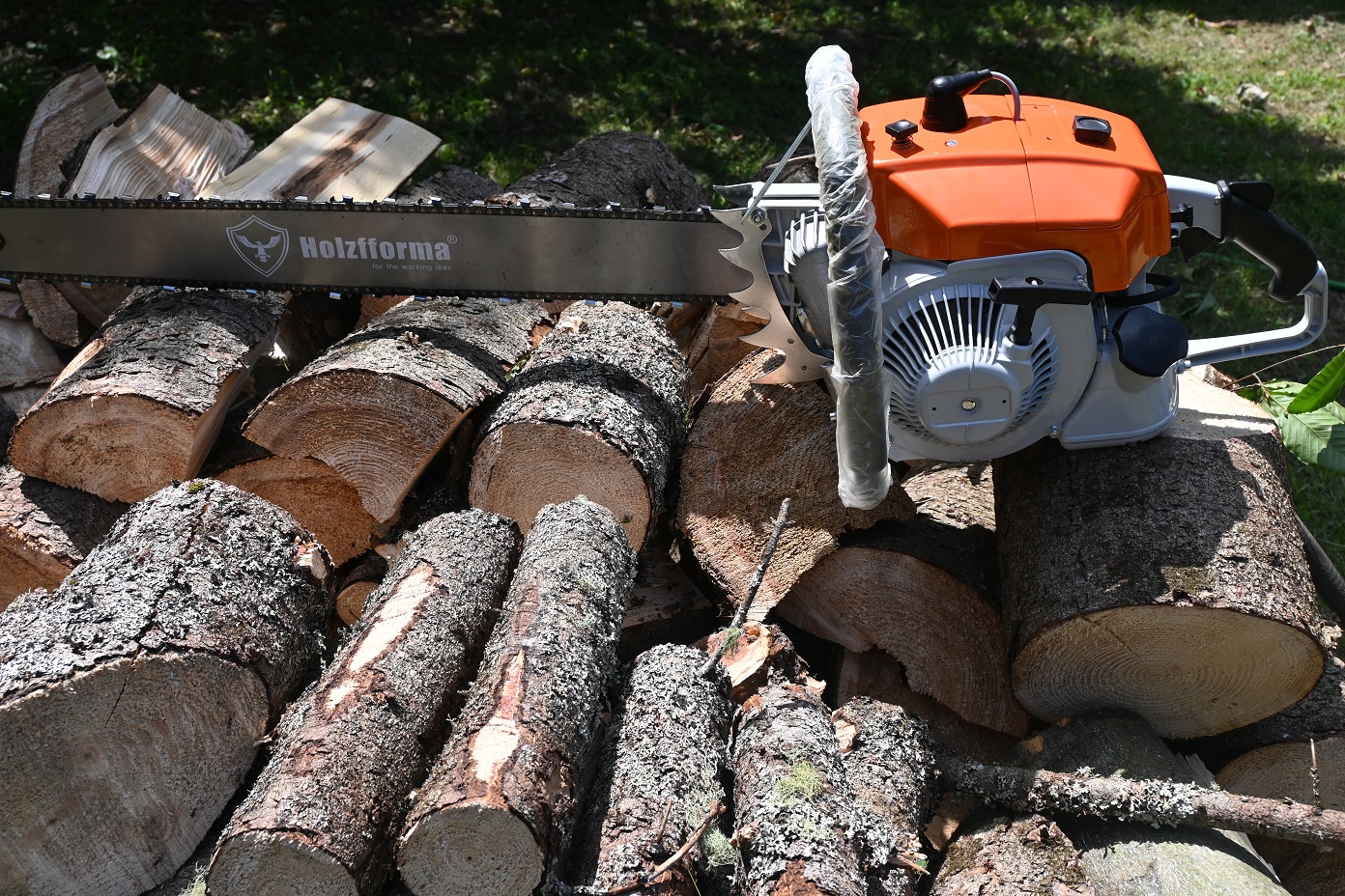 Mighty Holzfforma Chainsaws 122 cc, 105 cc, 94 cc, 92 cc.